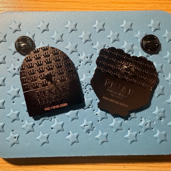 Loungefly Disney Pixar Ratatouille Gusteau's Paris France & Cake Pin Set - Picture 2 of 3